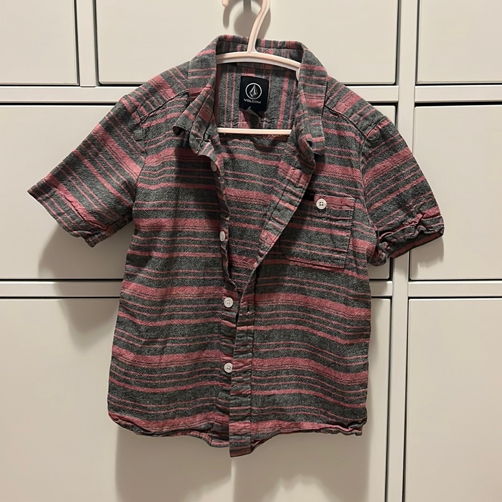 Volcom button up